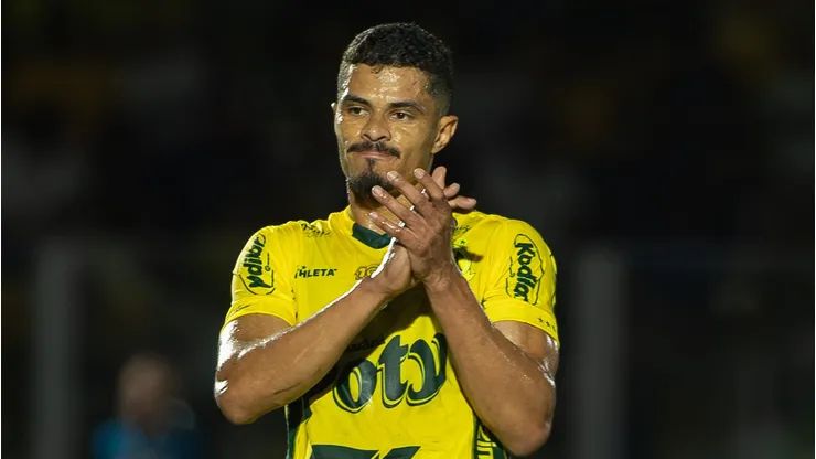 Lucas Ramon fechou com o São Paulo.