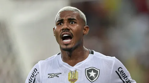 Vasco segue tentando a contratação de Cuiabano.