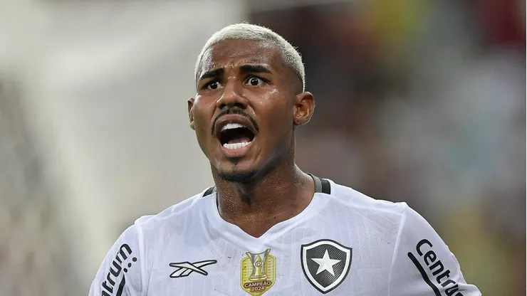 Vasco segue tentando a contratação de Cuiabano.