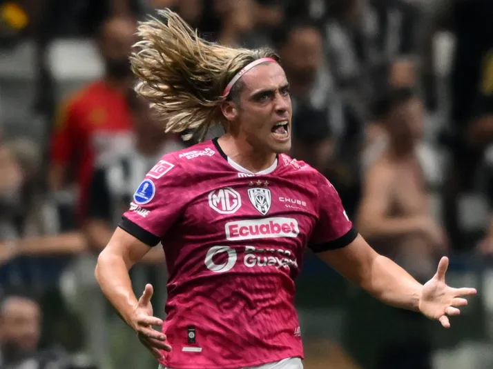 Claudio Spinelli manifesta interesse em jogar no Vasco