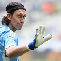 Árbitro explica o motivo da ida de Cássio ao banheiro: "Indisposição"