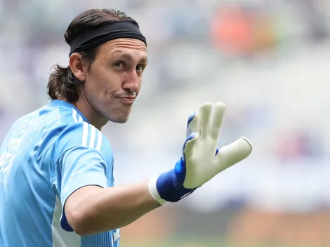 Árbitro explica o motivo da ida de Cássio ao banheiro: "Indisposição"