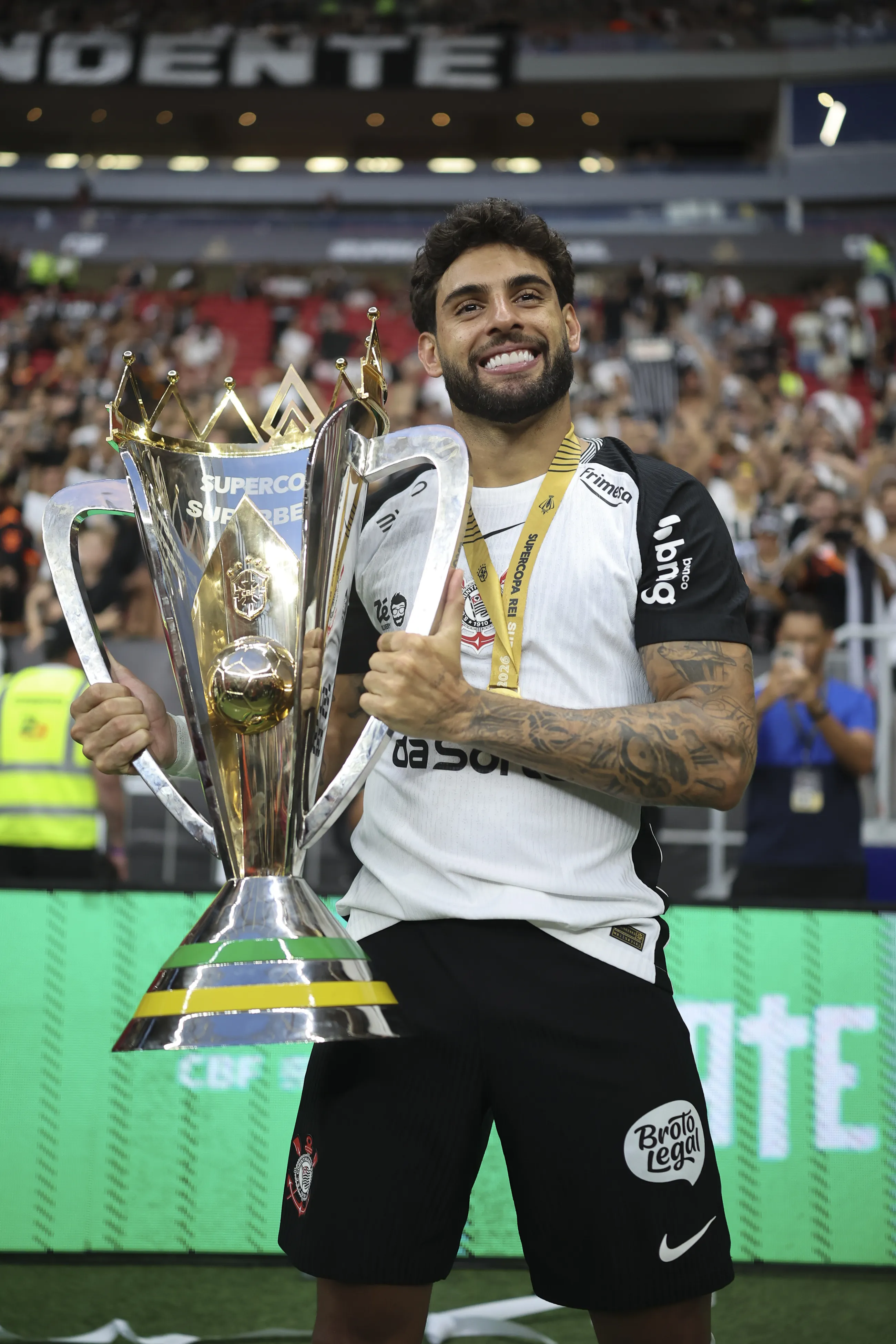 DF – BRASILIA – 01/02/2026 – SUPER COPA DO REI 2026, FLAMENGO X CORINTHIANS –  Yuri Alberto do Corinthians comemora titulo de campeao apos partida contra o Flamengo no estadio Mane Garrincha pela decisao do campeonato Super Copa Do Rei 2026. Foto: Mateus Bonomi/AGIF