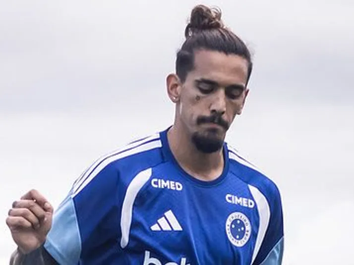 Cruzeiro confirma lesão muscular de Chico da Costa e Tite é avisado