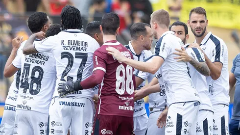 Jogadores do Remo REUNIDOS ANTES DO INICIO DA partida contra o Novorizontino no estadio Jorge Ismael de Biasi pelo campeonato Brasileiro B 2025. Foto: Joisel Amaral/AGIF
