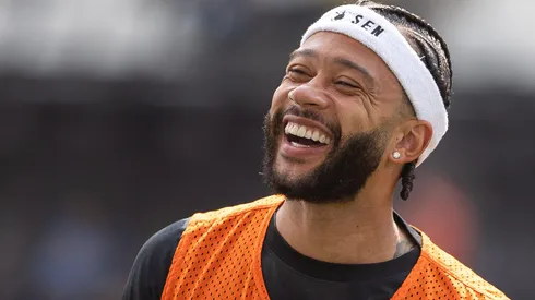 Memphis Depay jogador do Corinthians durante aquecimento antes da partida contra o Juventude no estadio Arena Corinthians pelo campeonato Brasileiro A 2025.