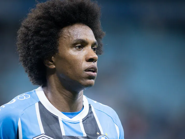 Willian deve atuar de meia no Grêmio e contratação é descartada
