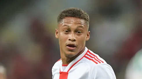 Vitinho negocia renovação com o Internacional.