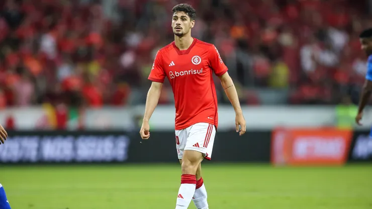 Johnny jogador do Internacional durante partida contra o CSA no estadio Beira-Rio pelo campeonato Copa do Brasil 2023.