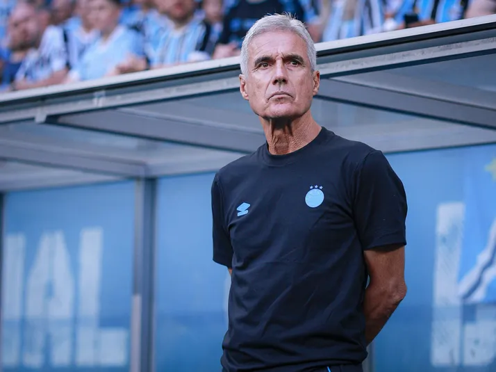 Luís Castro testa mudanças no Grêmio para enfrentar o Botafogo