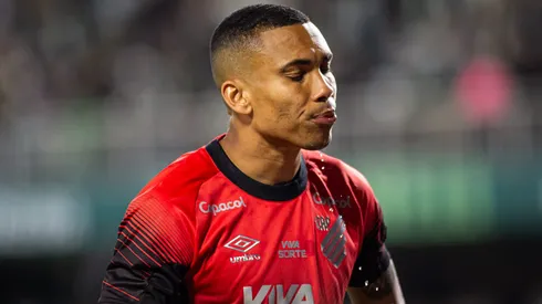 Athletico-PR rescinde contrato de Madson