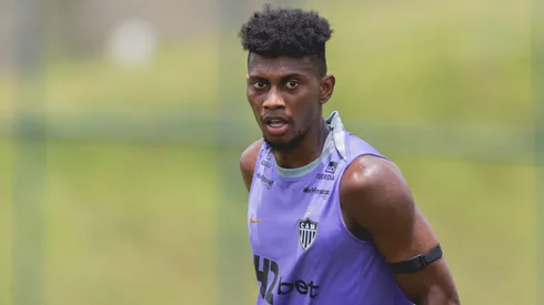 Mateo Cassierra não vai estrear pelo Galo contra o Bragantino. Foto: Pedro Souza / Atlético