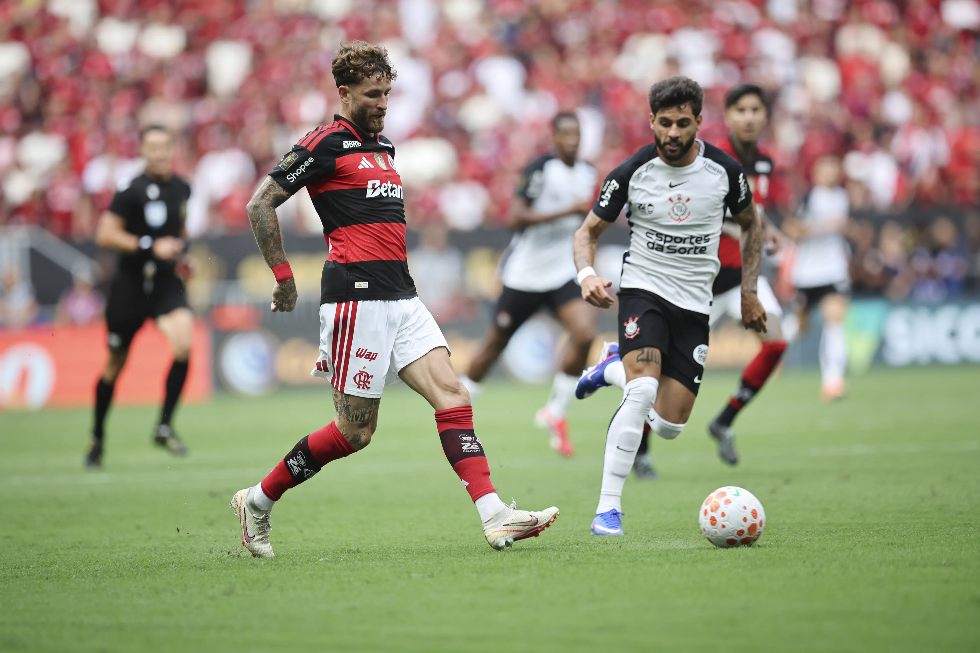 Yuri Alberto jogador do Corinthians durante partida contra o Flamengo no estadio Mane Garrincha pelo campeonato Super Copa Do Rei 2026. Foto: Mateus Bonomi/AGIF