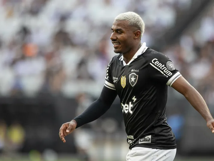 Cuiabano fechou com Vasco, mas esperou até o último momento por proposta do Botafogo, diz portal