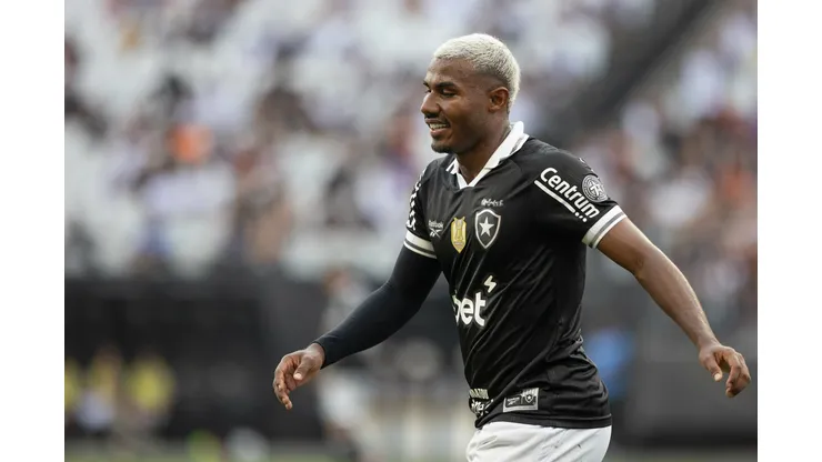 jogador do Botafogo durante partida contra o Corinthians no estadio Arena Corinthians pelo campeonato Brasileiro A 2025. Foto: Joisel Amaral/AGIF
