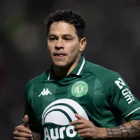 Chapecoense renova contrato de Giovanni Augusto