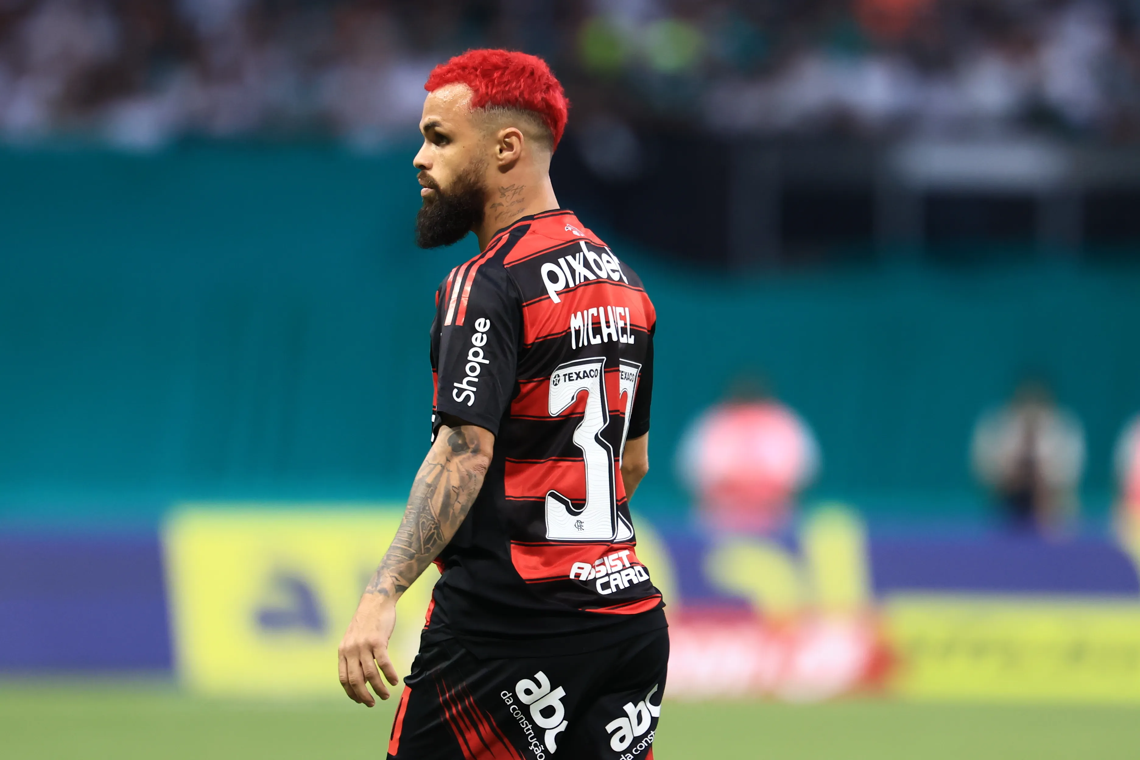 Michael jogador do Flamengo durante partida contra o Palmeiras no estadio Arena Allianz Parque pelo campeonato Brasileiro A 2025.  Foto: Marcello Zambrana/AGIF