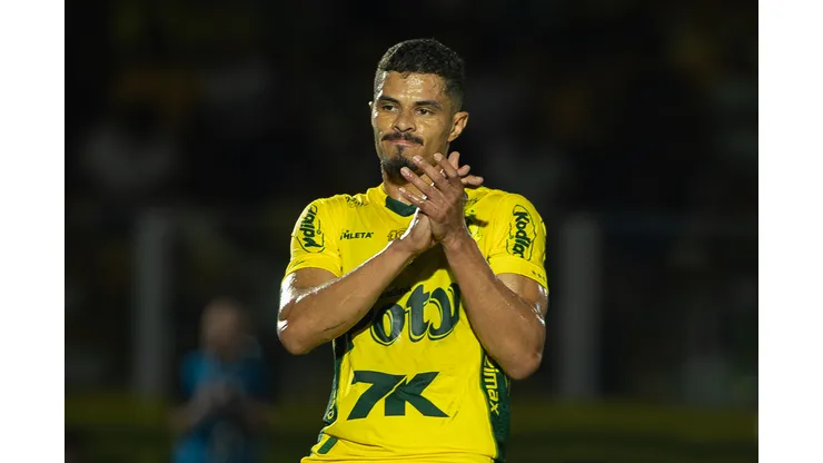 Lucas Ramon jogador do Mirassol durante partida contra o Palmeiras no estadio Jose Maria de Campos Maia pelo campeonato Brasileiro A 2025. Foto: Joisel Amaral/AGIF