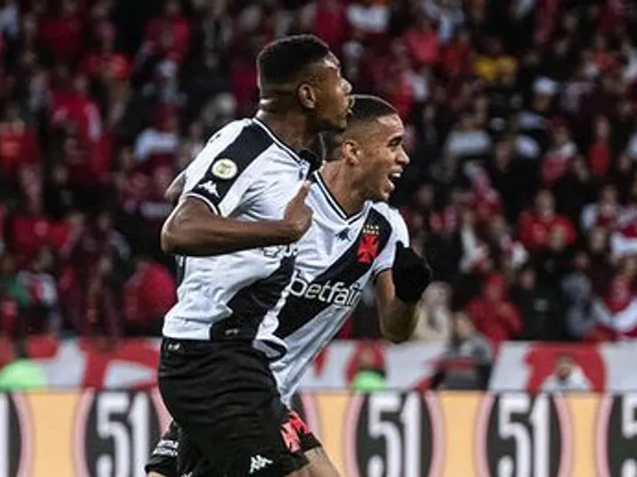 Vasco acerta empréstimo do zagueiro Lyncon ao CRB