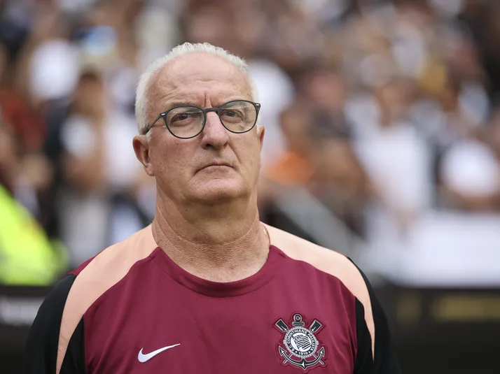 Dorival abre o jogo sobre retorno de Angileri ao Corinthians