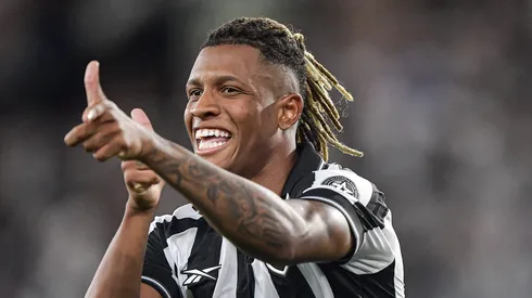 Botafogo não facilitará saída de Danilo ao Palmeiras.