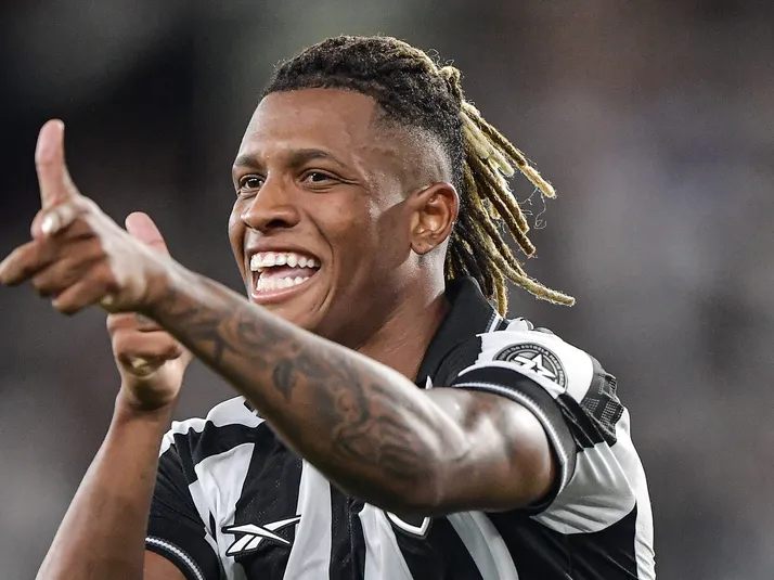 Danilo vira alvo e Botafogo não facilita saída