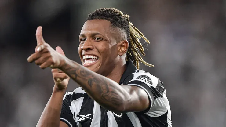 Botafogo não facilitará saída de Danilo ao Palmeiras.