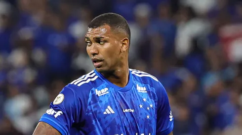 Walace foi especulado no Grêmio, mas segue no Cruzeiro.