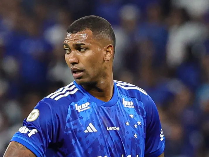Ex-Grêmio, Walace continuará no Cruzeiro para a temporada 2026