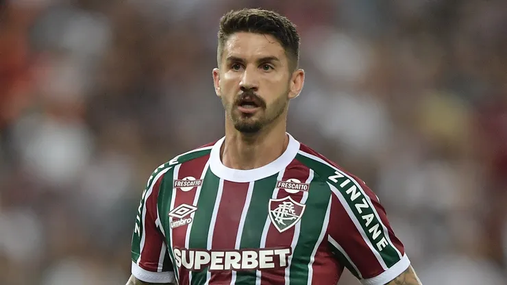Alto salário de Everaldo trava saída do Fluminense