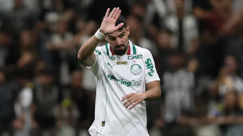  Flaco Lopez jogador do Palmeiras lamenta durante partida contra o Atletico no estadio Arena MRV pelo campeonato Brasileiro A 2026. Foto: Gilson Lobo/AGIF
