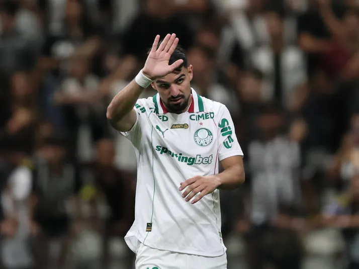 Palmeiras goleia o Vitória e confirma força ofensiva