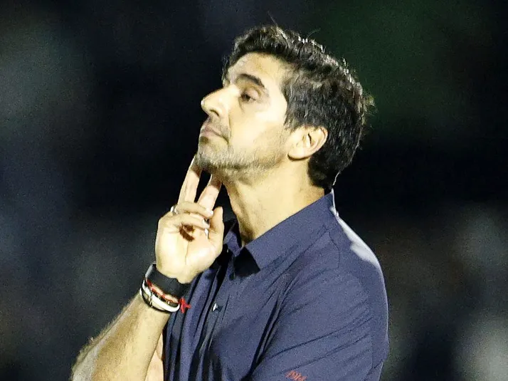 Palmeiras usa titulares pela primeira vez e domina o Vitória