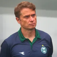 Coritiba de Seabra renova contrato de Enzo Vagner