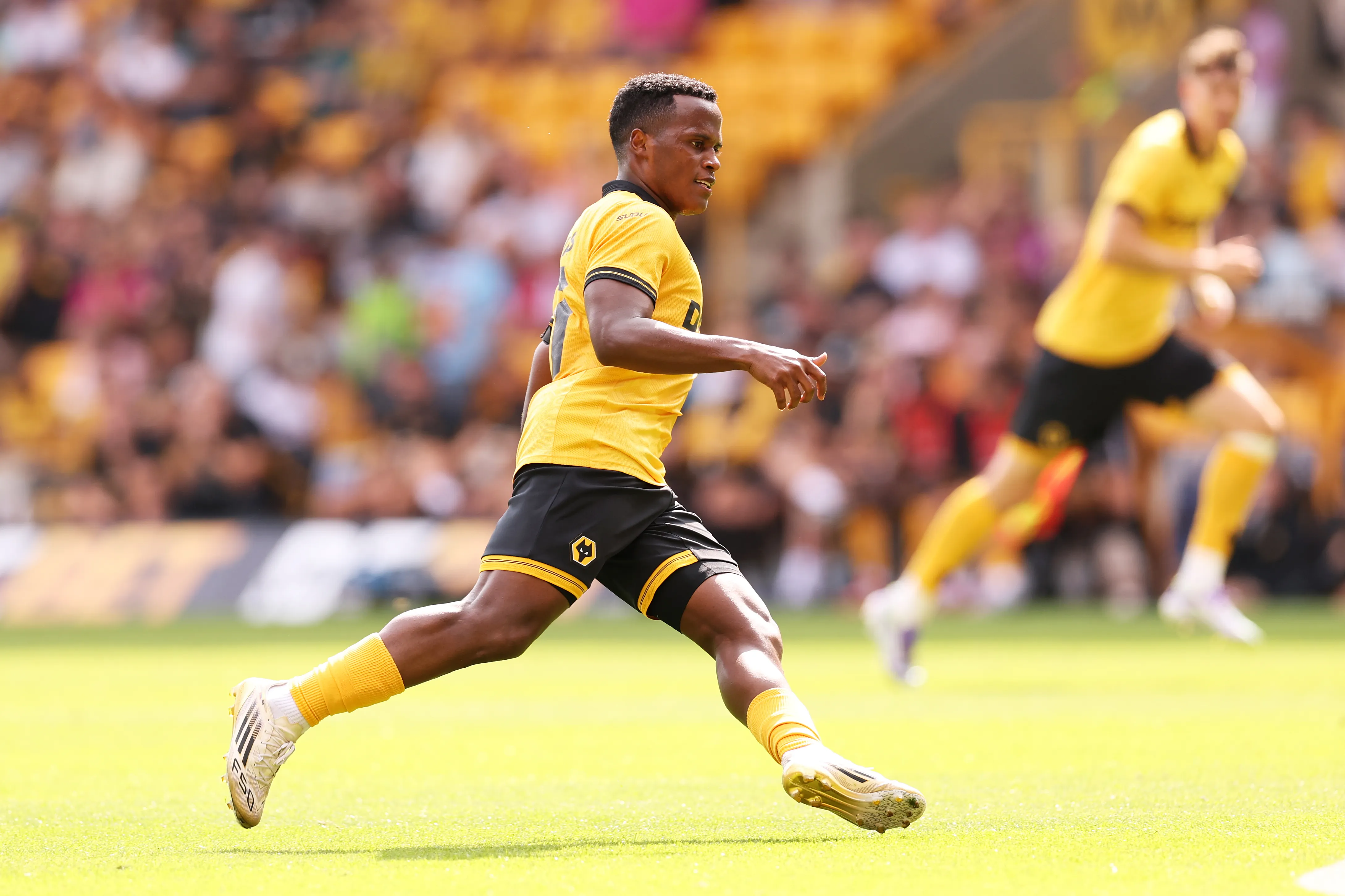 WOLVERHAMPTON, ENGLAND – AUGUST 09: Jhon Arias of Wolverhampton Wanderers in action during the pre-season friendly match between Wolverhampton Wanderers and Celta Vigo at Molineux on August 09, 2025 in Wolverhampton, England. (Photo by Jack Thomas/Getty Images)