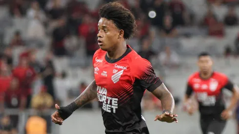 Bruninho, atacante do Athletico-PR
