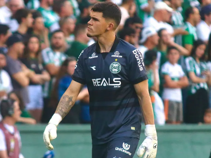 Pedro Morisco elogia Cássio antes de Cruzeiro x Coritiba: "Referência"