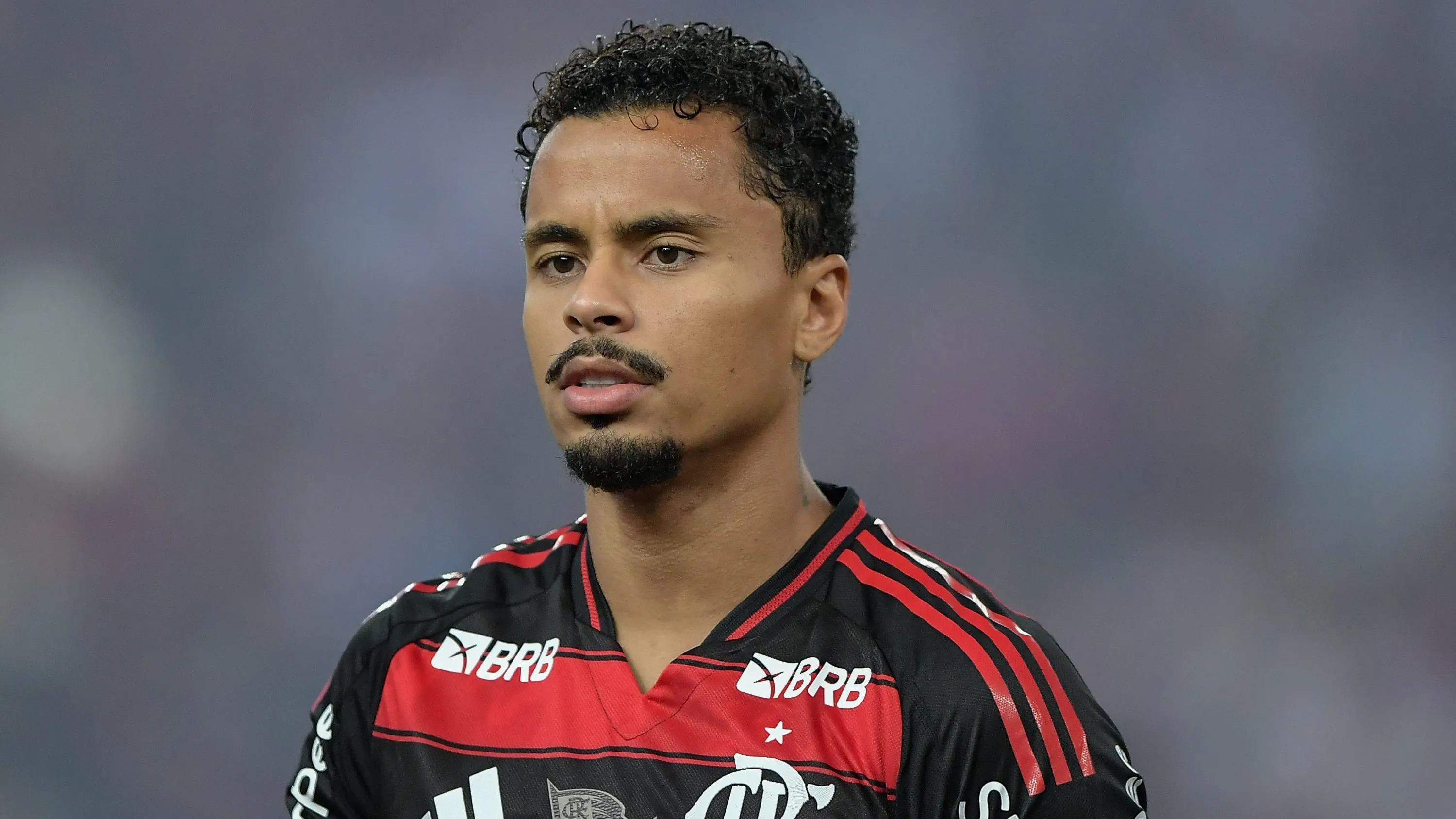 Allan em campo pelo Flamengo. Foto: Thiago Ribeiro/AGIF