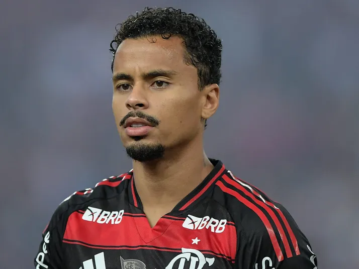 Vasco busca empréstimo de Allan, do Flamengo, por um ano