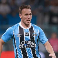 Dirigente do Grêmio descarta conversas para saída de Arthur