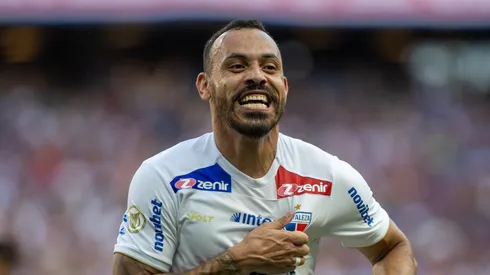 Santos acertou a contratação de Moisés.