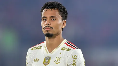 Allan em campo pelo Mengão. Foto: Thiago Ribeiro/AGIF
