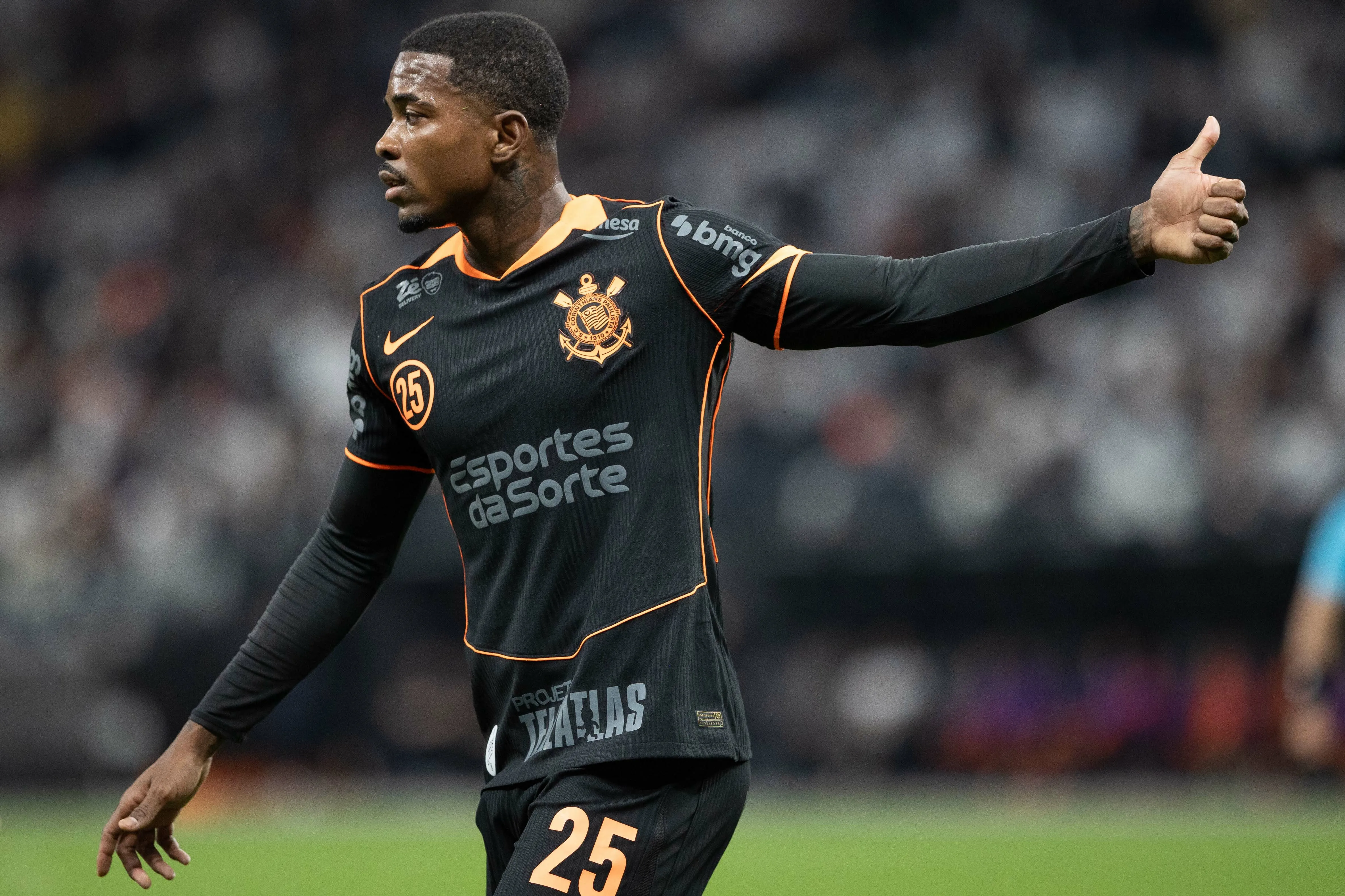 jogador do Corinthians lamenta durante partida contra o Atletico-MG no estadio Arena Corinthians pelo campeonato Brasileiro A 2025. Foto: Joisel Amaral/AGIF