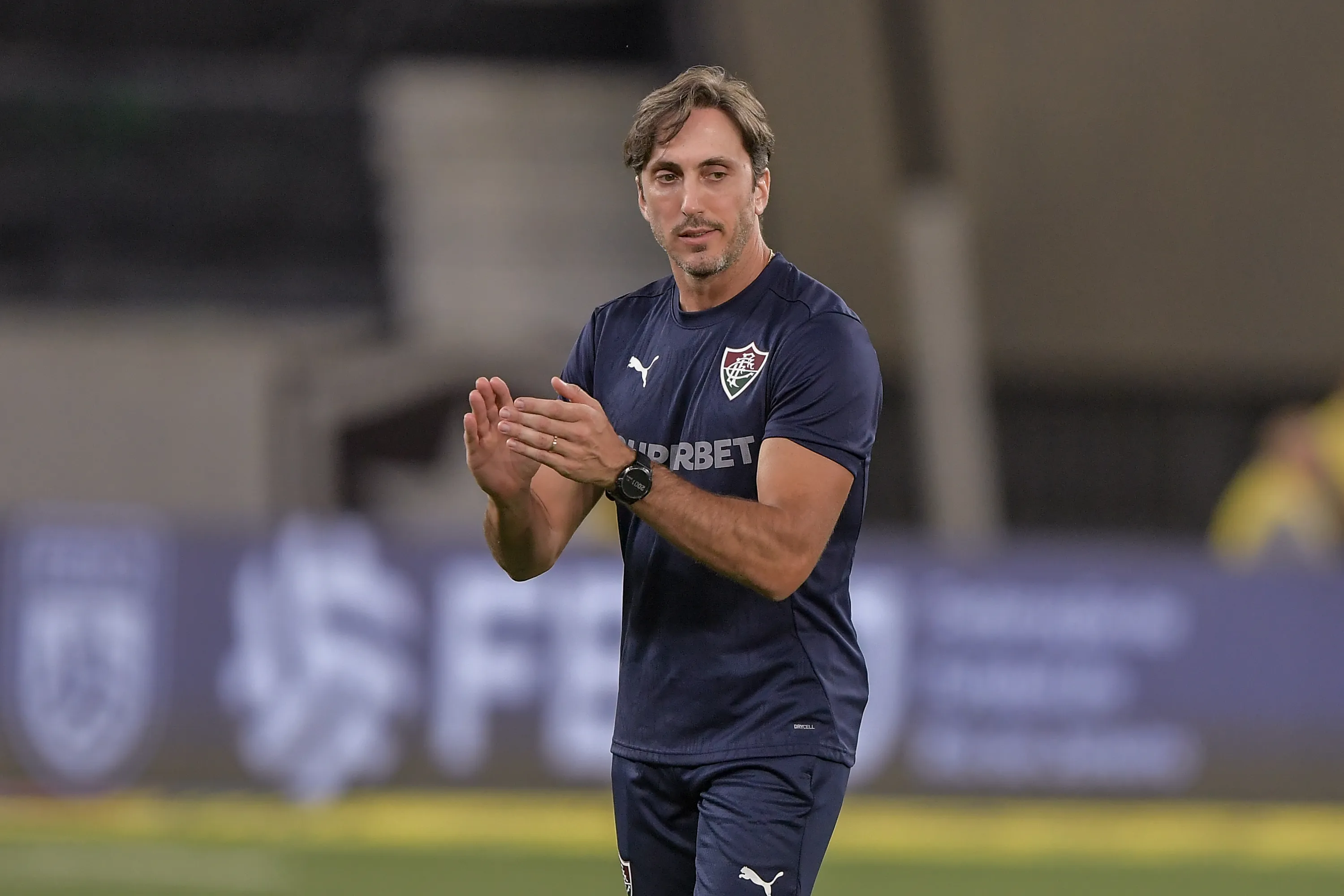 Luis Zubeldia tecnico do Fluminense durante partida contra o Botafogo no estadio Engenhao pelo campeonato Carioca 2026. Foto: Thiago Ribeiro/AGIF