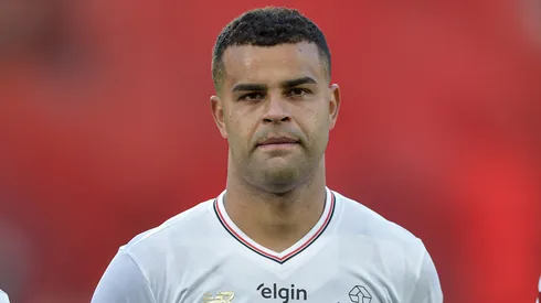 Alisson jogador do São Paulo durante partida contra o Flamengo no estádio Maracanã pelo campeonato Brasileiro A 2025. Foto: Thiago Ribeiro/AGIF