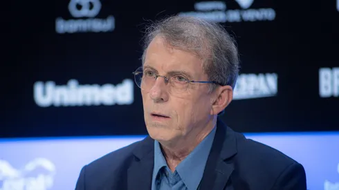 Diretoria do Grêmio busca lateral-direito no mercado.