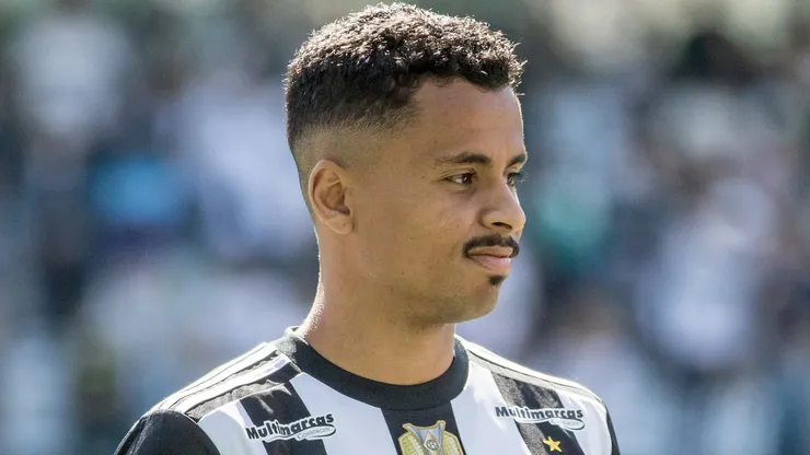 Allan jogador do Atletico-MG durante partida contra o Coritiba no estadio Couto Pereira pelo campeonato Brasileiro A 2022. Foto: Robson Mafra/AGIF