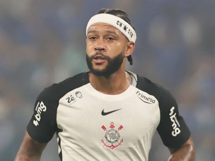 Memphis Depay encerra conversas com clube árabe