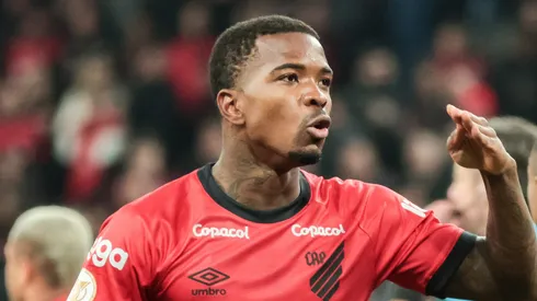 Cacá durante confronto entre Athletico-PR x Fluminense no Brasileirão de 2023.