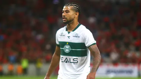 Lucas Ronier brilhou na vitória do Coritiba sobre o Cruzeiro